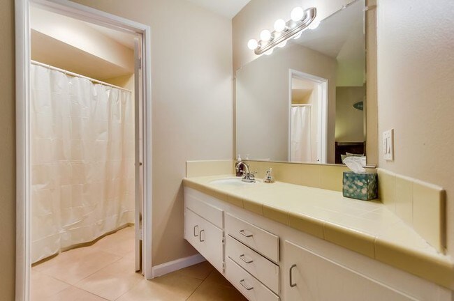 Building Photo - 3630 Bayside Ln