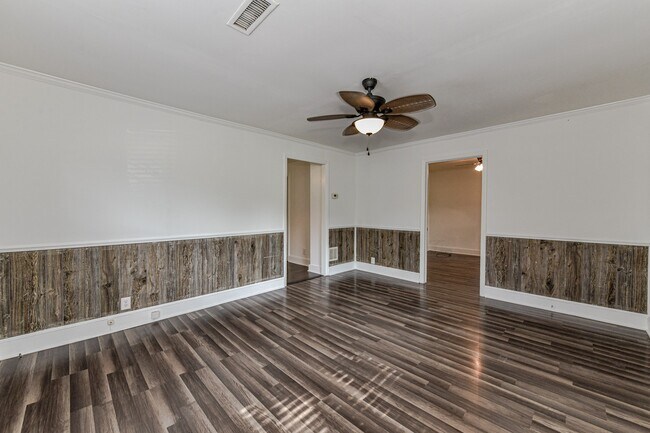 Foto del edificio - 203 N Love Chapel Rd