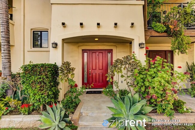 Building Photo - 2 br, 2.5 bath Townhome - 1075 North Macla...