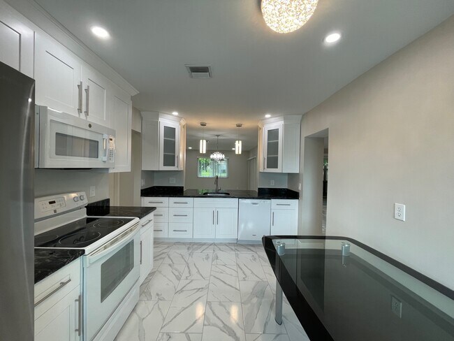 2_Kitchen - 14777 Wildflower Ln