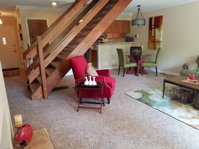 Building Photo - 1523 Jacks Dr