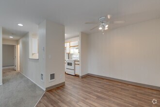 2BR, 2BA - 920SF - Dining Room - Westbury Apartments