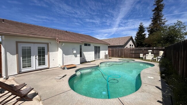 Building Photo - 1150 Cherry Oak Ln