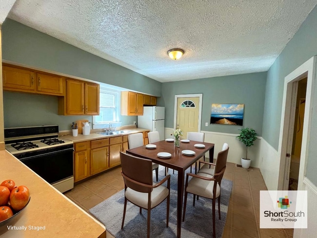 Foto del edificio - 4 bed 1 bath Single Family Home