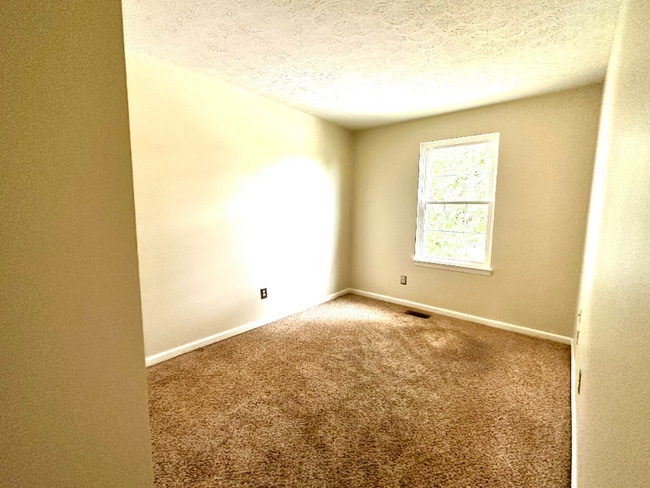 Building Photo - 524 Burlington Ct