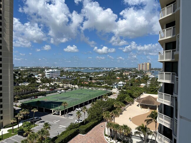Building Photo - 3000 N Ocean Dr