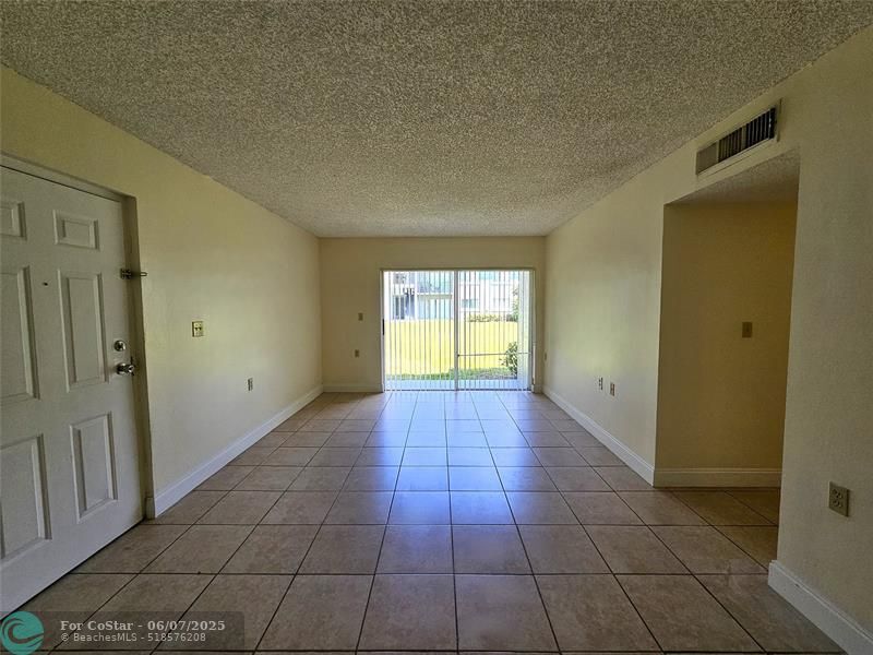 Foto principal - 1215 Benoist Farms Rd