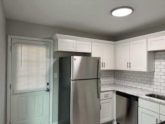Building Photo - 4808 Hoyle Dr