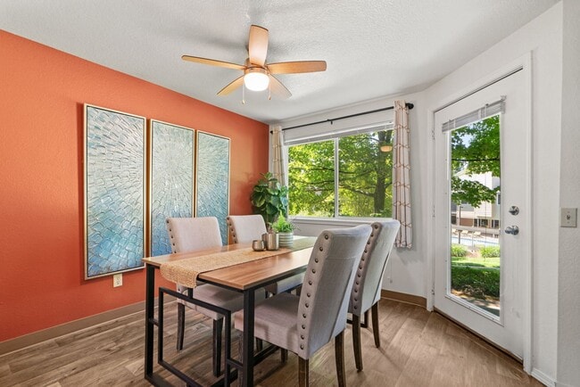 Foto del edificio - Creekside Apartments