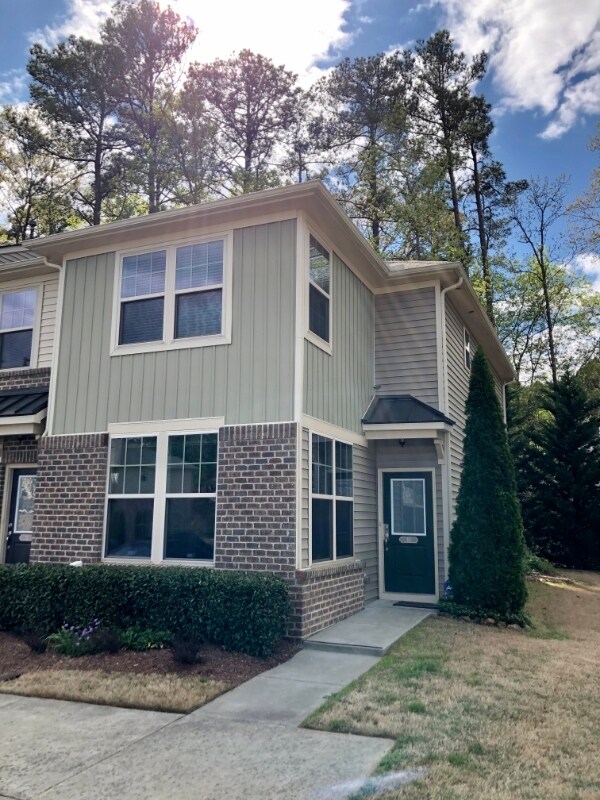 Primary Photo - 10 Pocono Dr