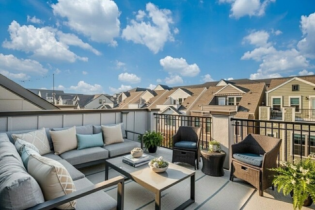 Building Photo - 1053 Manacor Ln