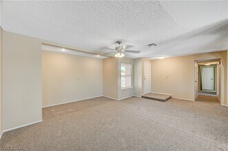 Building Photo - 6813 W Greydawn Dr