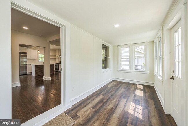 Foto del edificio - 725 Belmont Ave