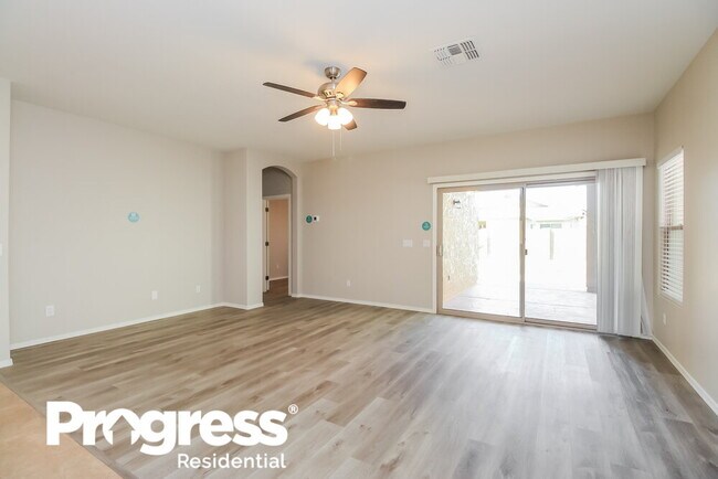 Foto del edificio - 44331 Rhinestone Rd