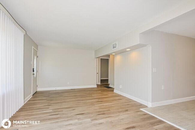 Foto del edificio - 8863 GRANADA PL, ST LOUIS, MO 63136