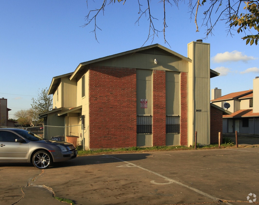 Building Photo - 8402 Garcreek Cor