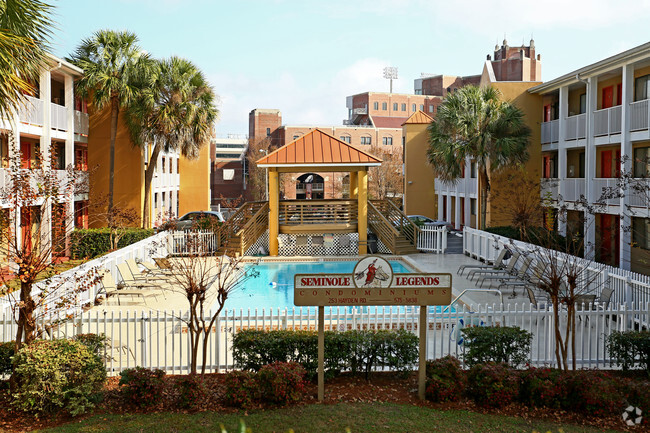 Foto del edificio - Seminole Legends Condominiums