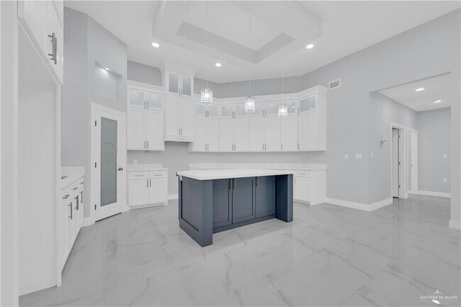 Building Photo - 8 Ebano Ave