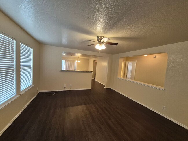 Foto del edificio - 6107 Ironmill Creek