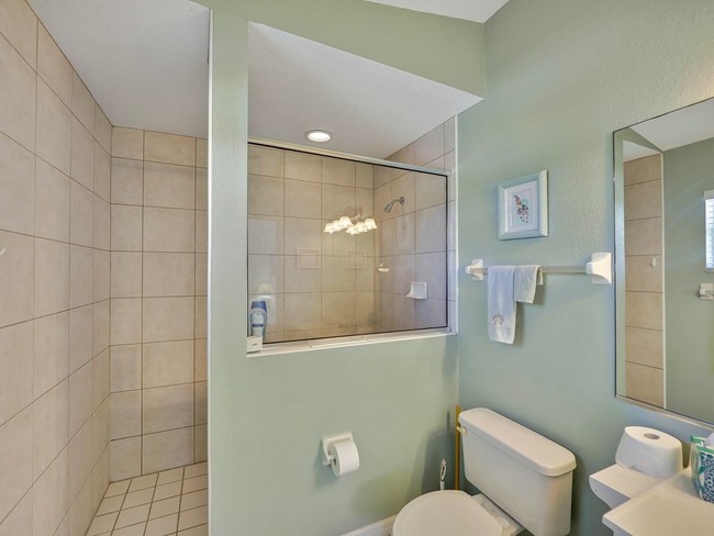 Building Photo - 2 br, 2 bath House - 1245 Shore View Drive #A
