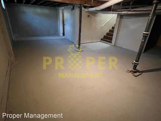 Foto del edificio - 3 br, 1 bath House - 823 N Upland Ave