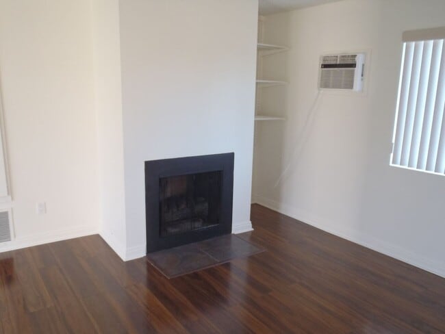 Building Photo - 17762 Paseo Cir