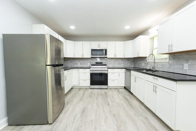Foto del edificio - 405 Dempsey Ln