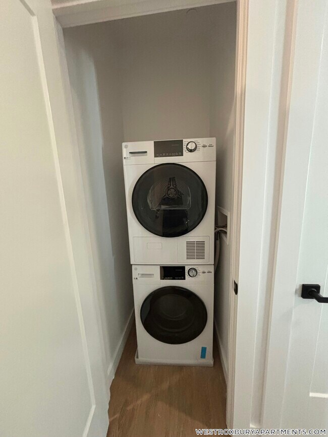 Building Photo - 199 Gardner St