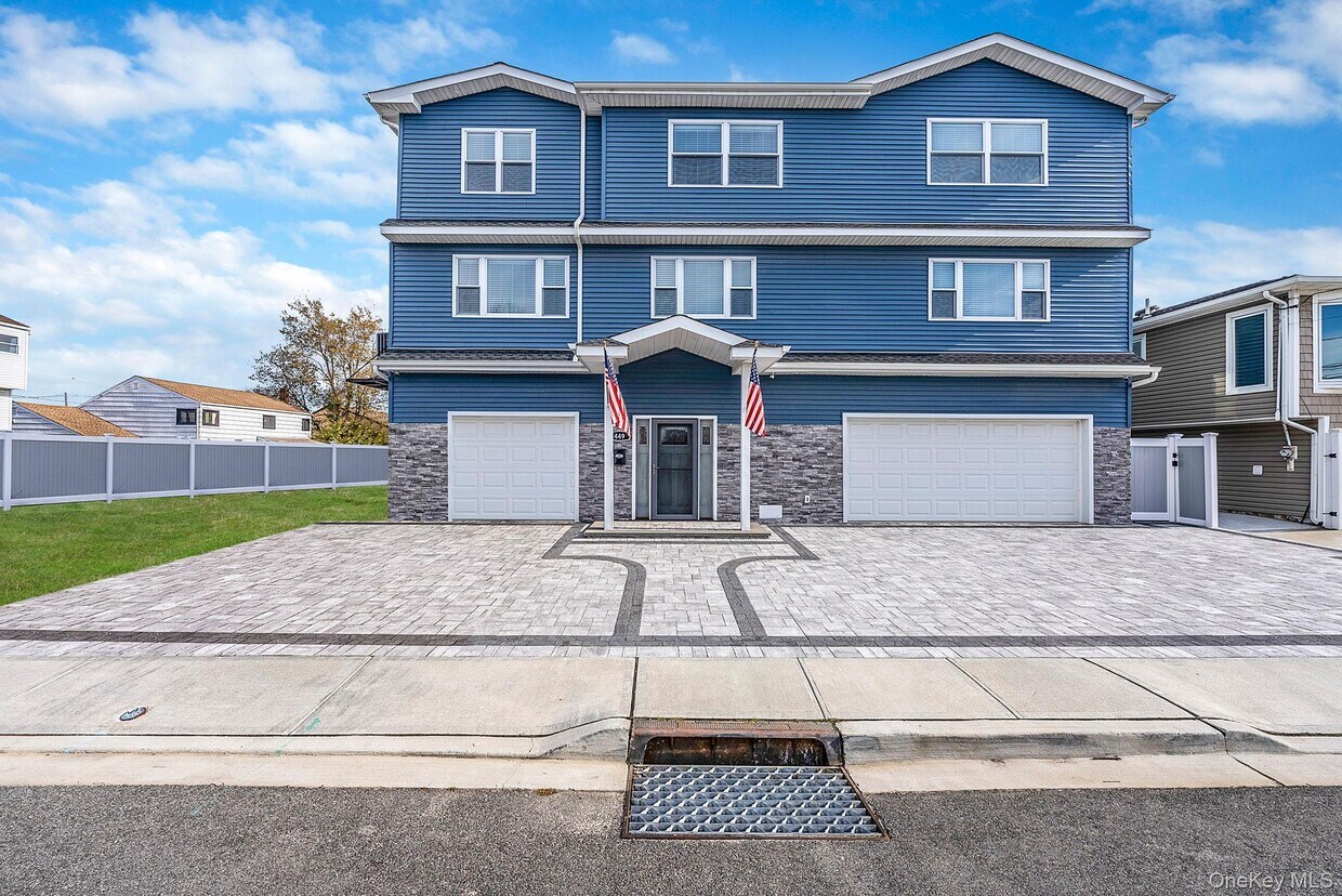 Foto principal - 449 Nassau Ave