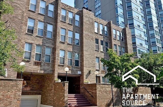 Building Photo - 744 W Gordon Ter