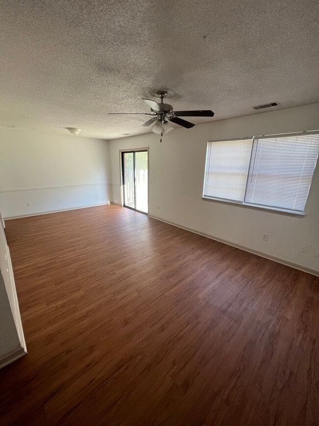 Building Photo - 418 Brannen Dr. #9 (Country Club Villas)