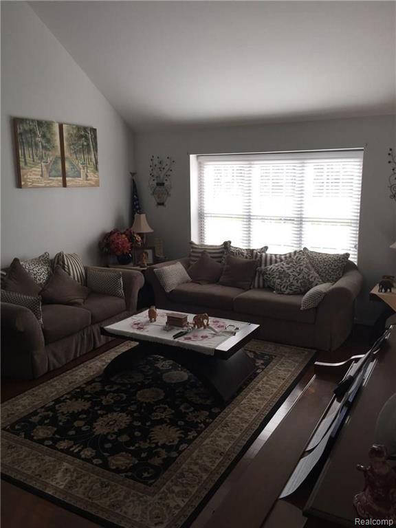 Foto del edificio - 39588 Squire Rd