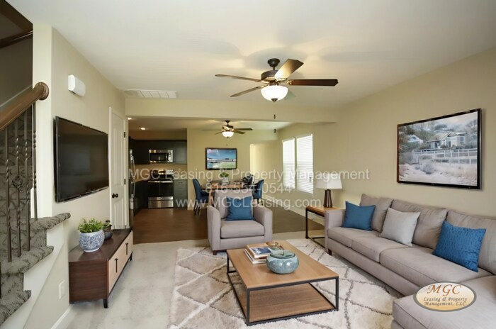 Foto principal - Raymore Luxury Townhome - $100 off Monthly...