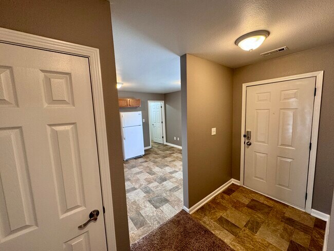 Foto del edificio - 5828 Victory Ave - 3 bed/2 Bath - move in ...