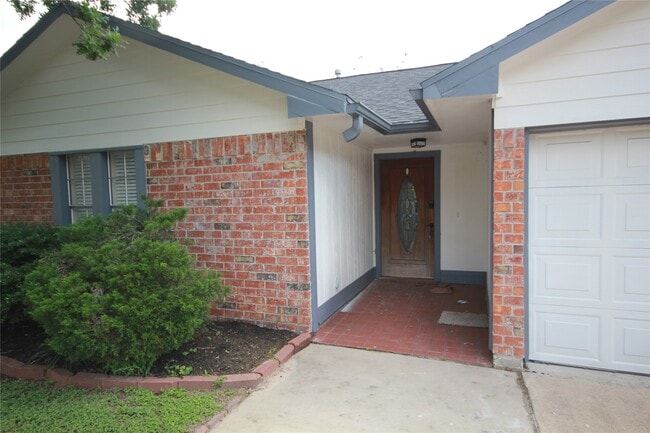 Building Photo - 22138 Birch Valley Dr