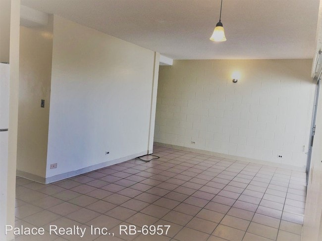 Building Photo - 1584 Thurston Ave
