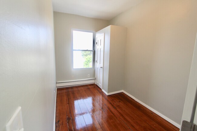 Foto del edificio - 643 Beach St