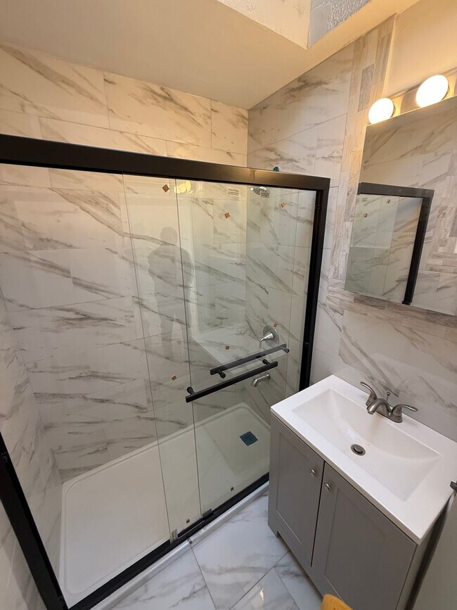 Foto del edificio - 6720 Rising Sun Ave