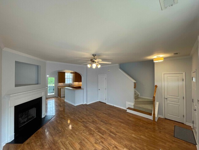 Beautiful and spacious family room - 412 Colwick Ln