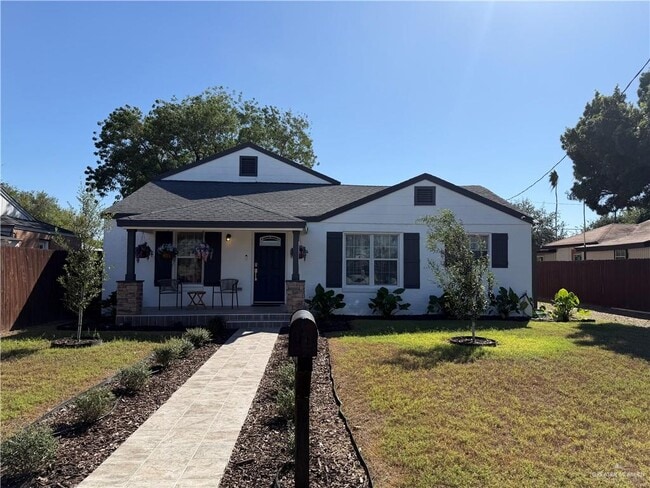 Building Photo - 16 Cedar Ave