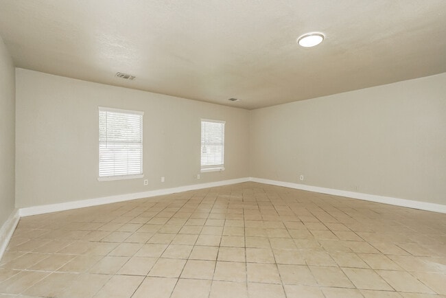 Foto del edificio - 1070 Hickory Trail St