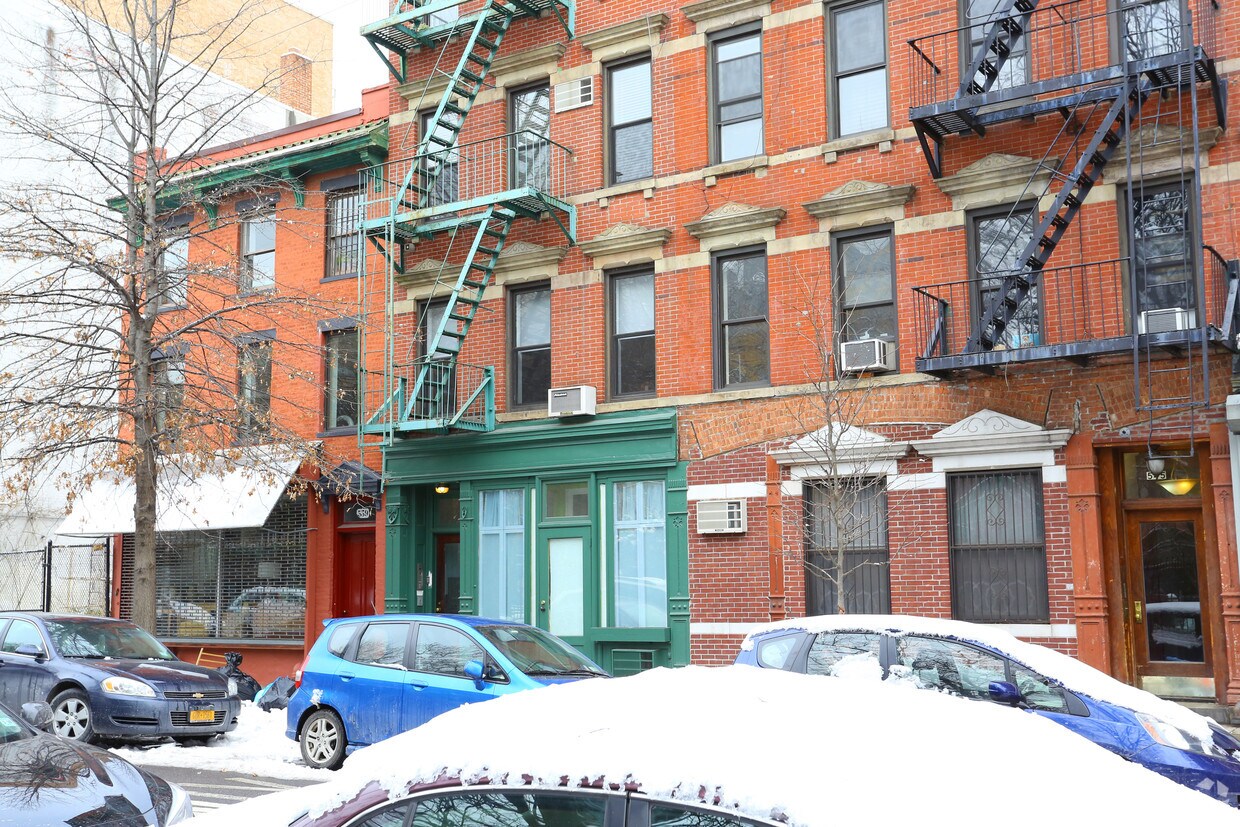 Building Photo - 543-545 E 12th St