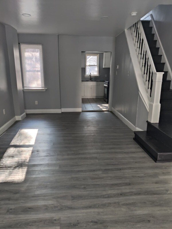 Foto del edificio - 5020 Westminster Ave