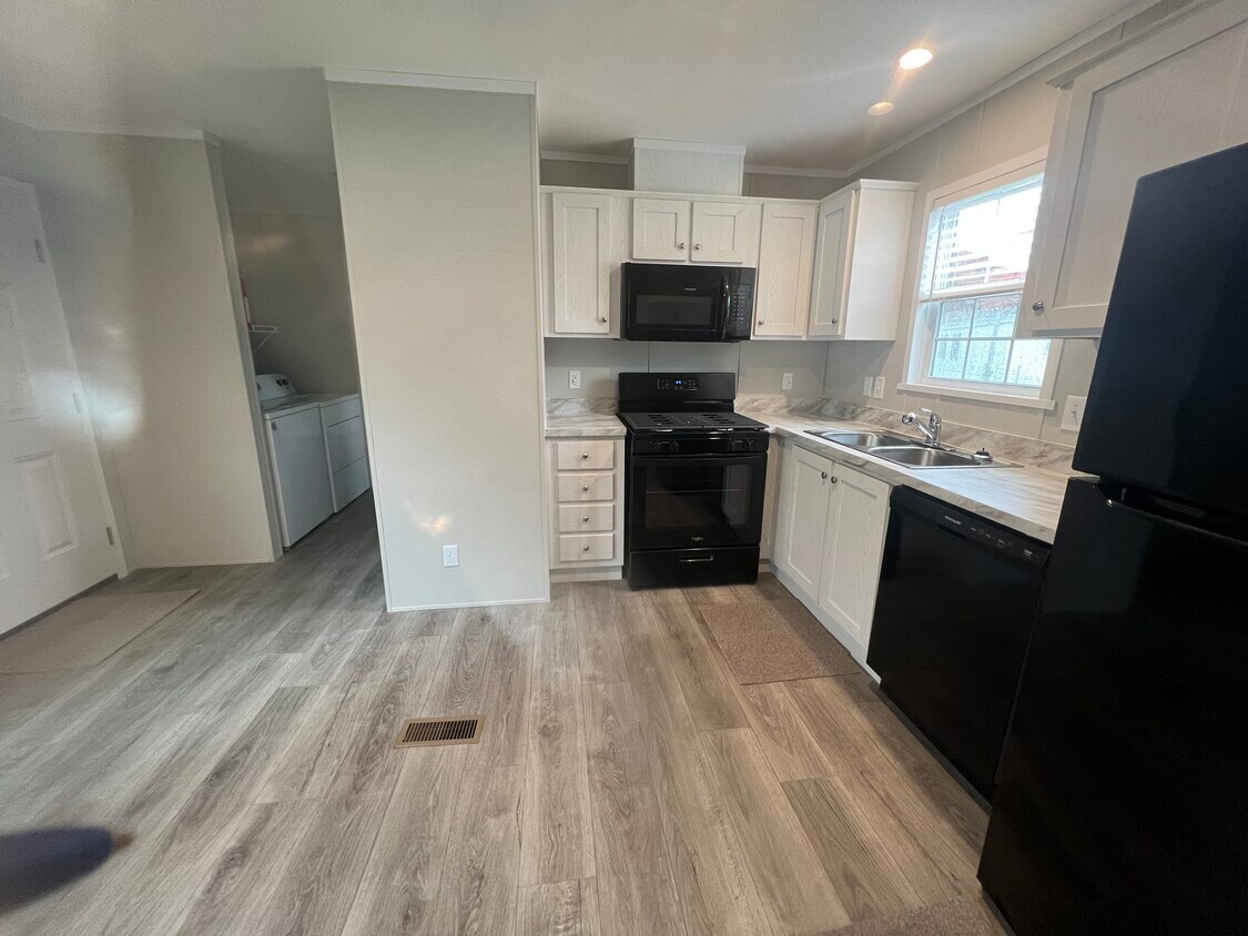 2419 8 Mile Rd, Kawkawlin, MI 48631 House Rental in Kawkawlin, MI