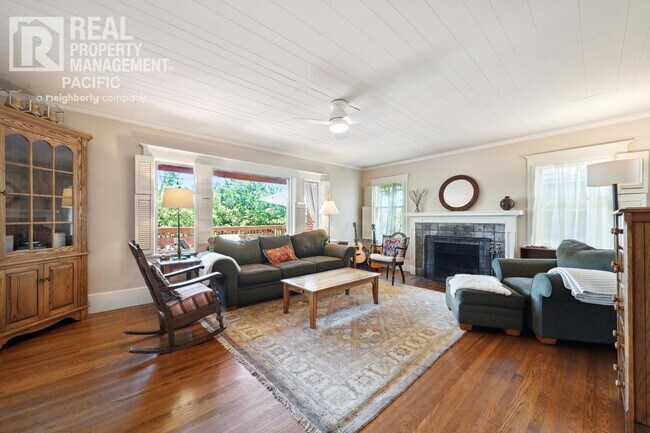 Foto del edificio - Beautiful North Berkeley Craftsman with Bay View