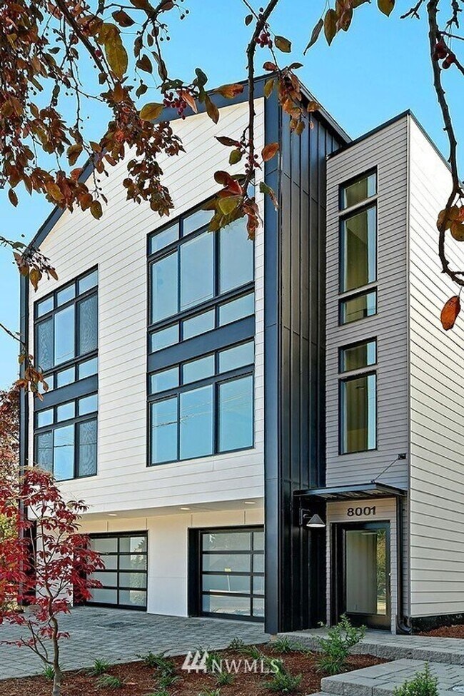 Photo - Modern 3-Bed Townhome with Rooftop Decks &...