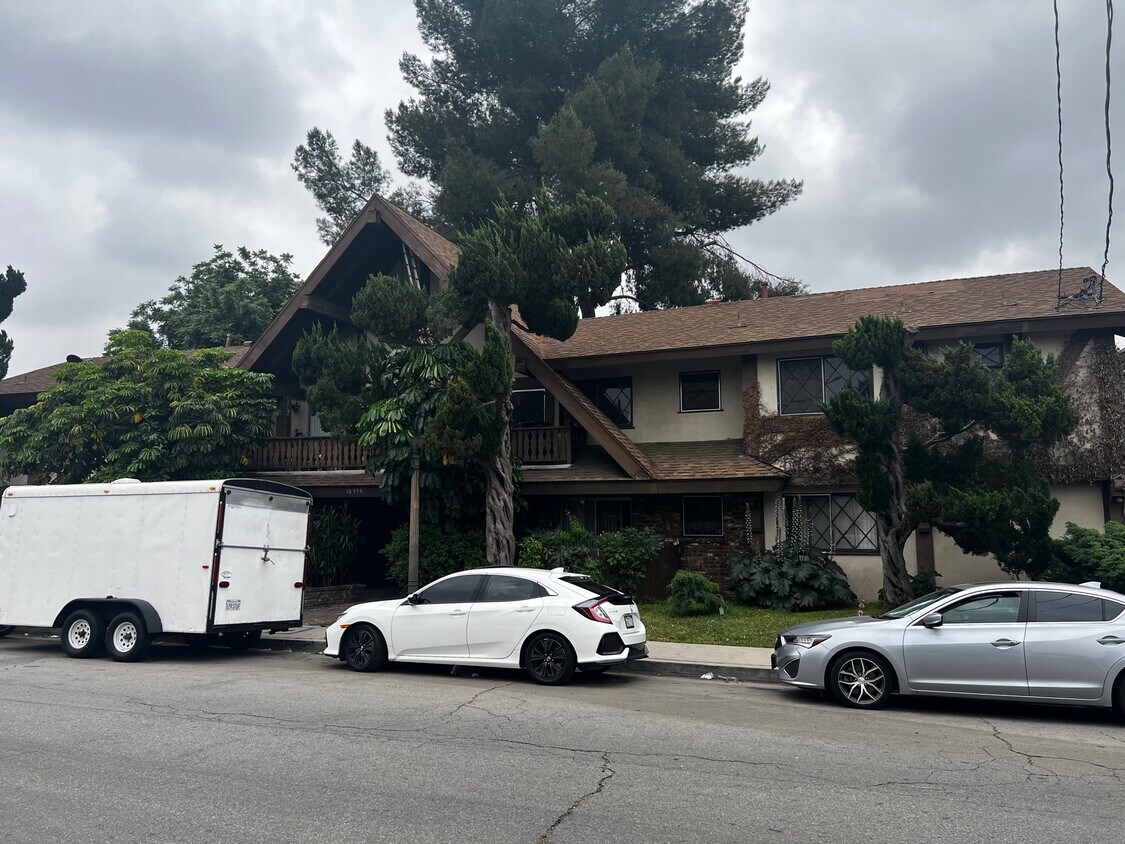 Northridge House Apartments in Northridge, CA