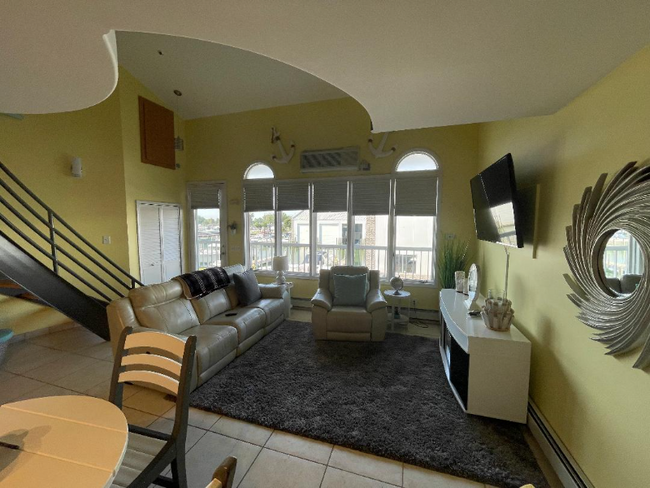 Building Photo - 21 Seabreeze Dr