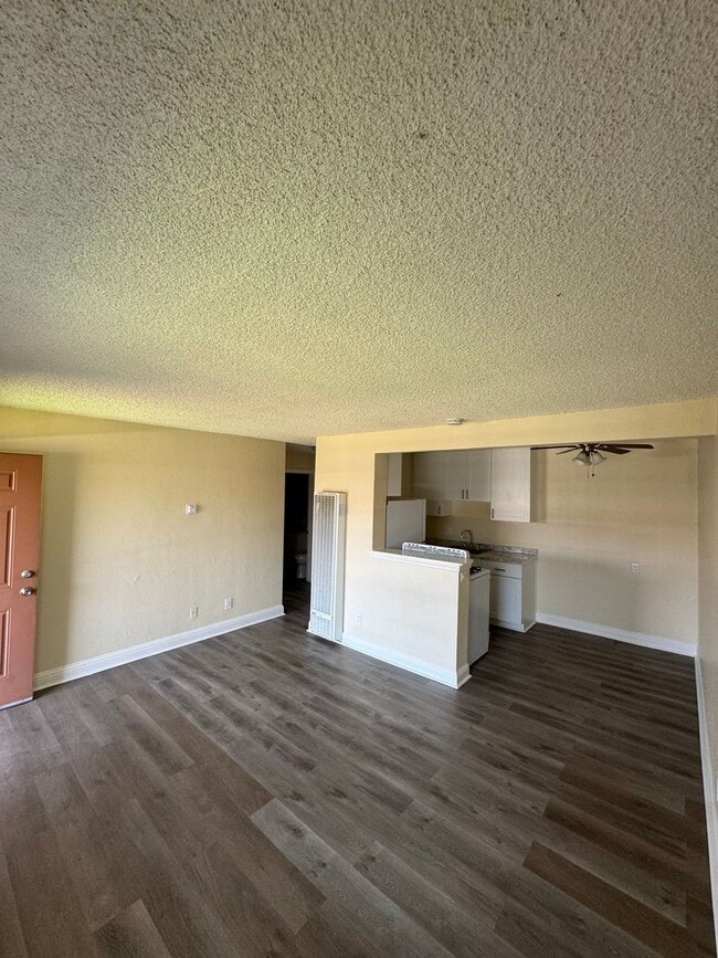 Building Photo - Welcome to SkyView Villa & Somerset Apartm...