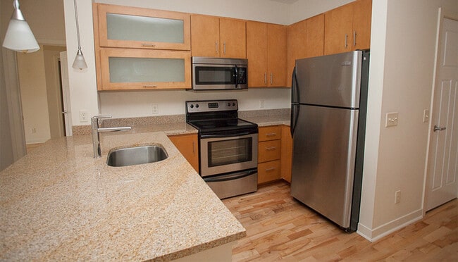 Photo - 242 E Water St Apartment